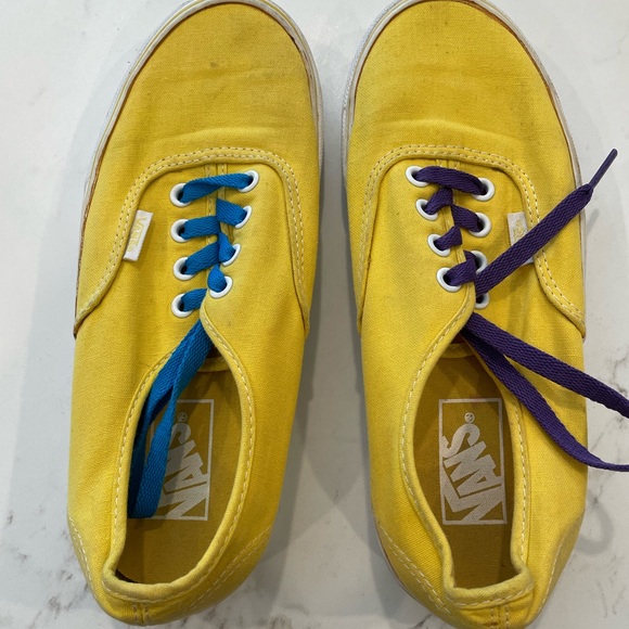 Vans size 6.5 womens in bright yellow ! - Picture 1 of 3